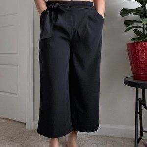 Lululemon Black Wide Leg Crop Pant Pleated
